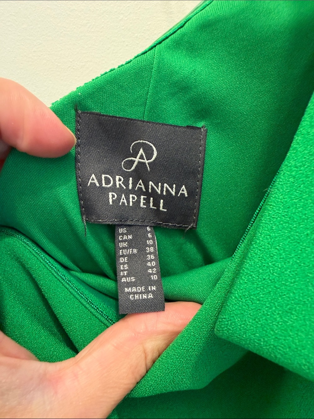 Green one shoulder gown - Picture 2 of 2